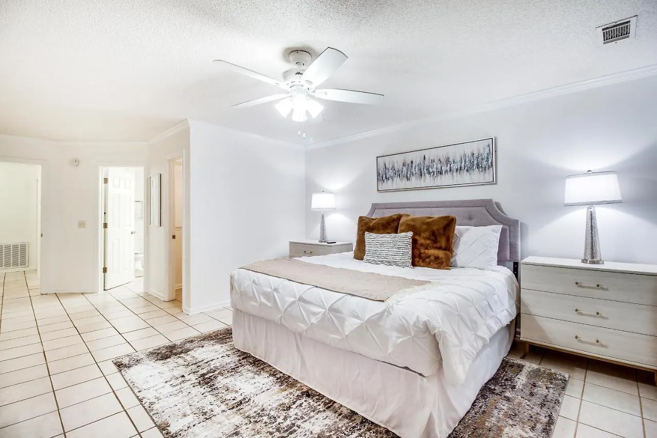 Holiday home Charming Vacation With Game Room! Savannah