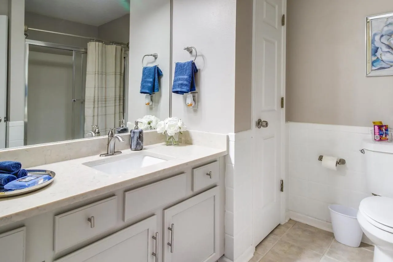 Soothing Townhome With Patio! * Savannah