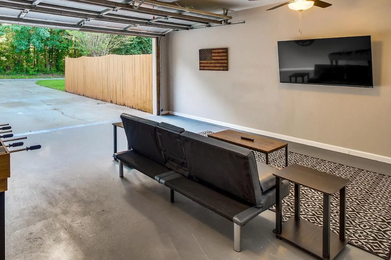 Holiday home Soothing Townhome With Patio! Savannah