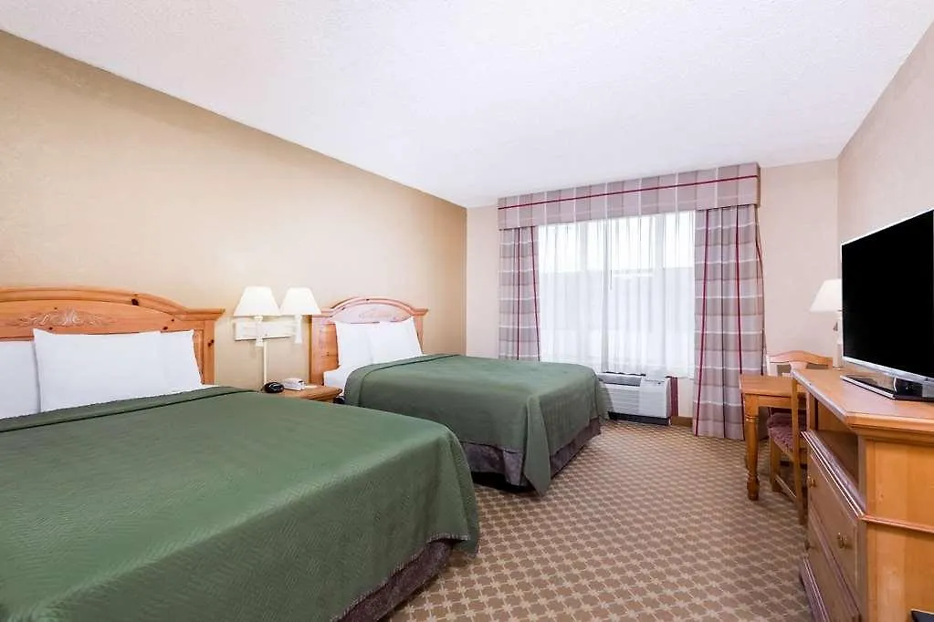 Wingate By Wyndham Gateway Hotel 2*