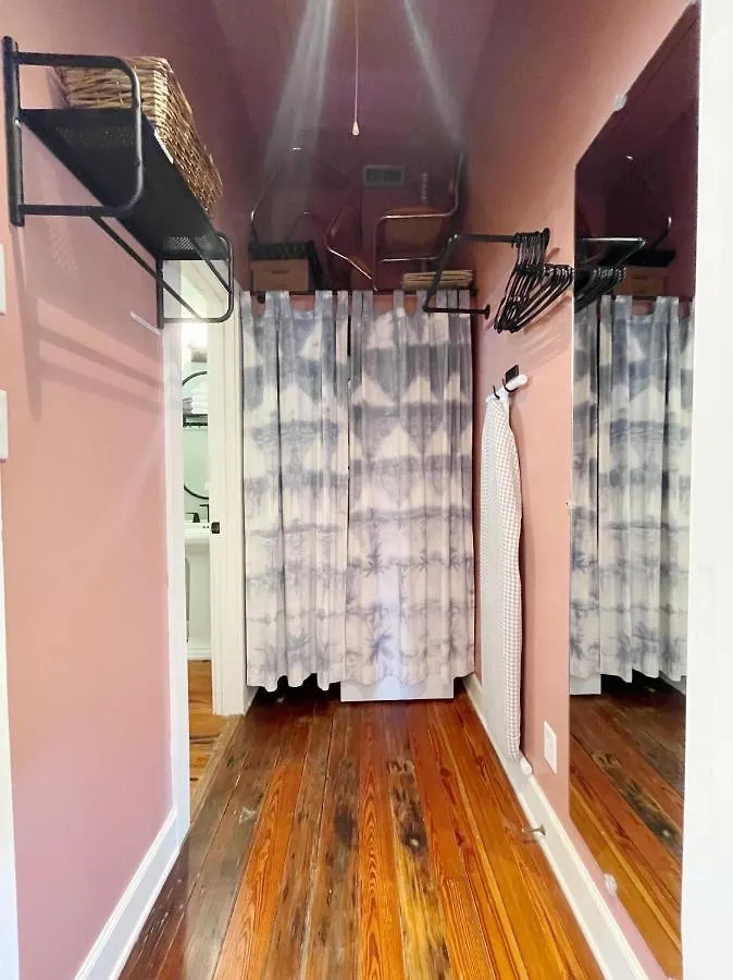 בית נופש Charming 1885 Parlor Loft Downtown *