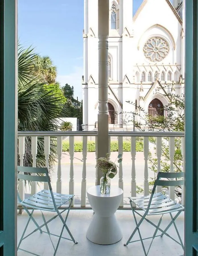 Mirabelle Building Across From St Johns Cathedral Holiday home