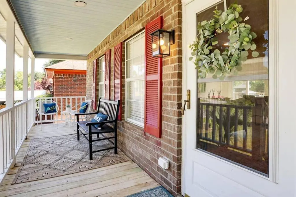 Contemporary Stylish Btw Dwtn Savannah&tybee! *