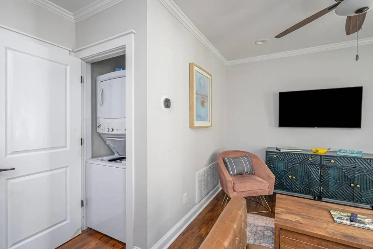 Bohemian Carriage House * Savannah