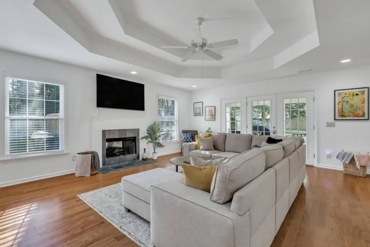 5br Pool, Jacuzzi, Firepit, Sports, Games Savannah