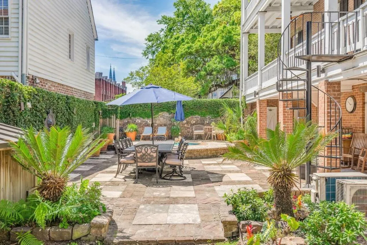 Carriage House A At Hamilton *