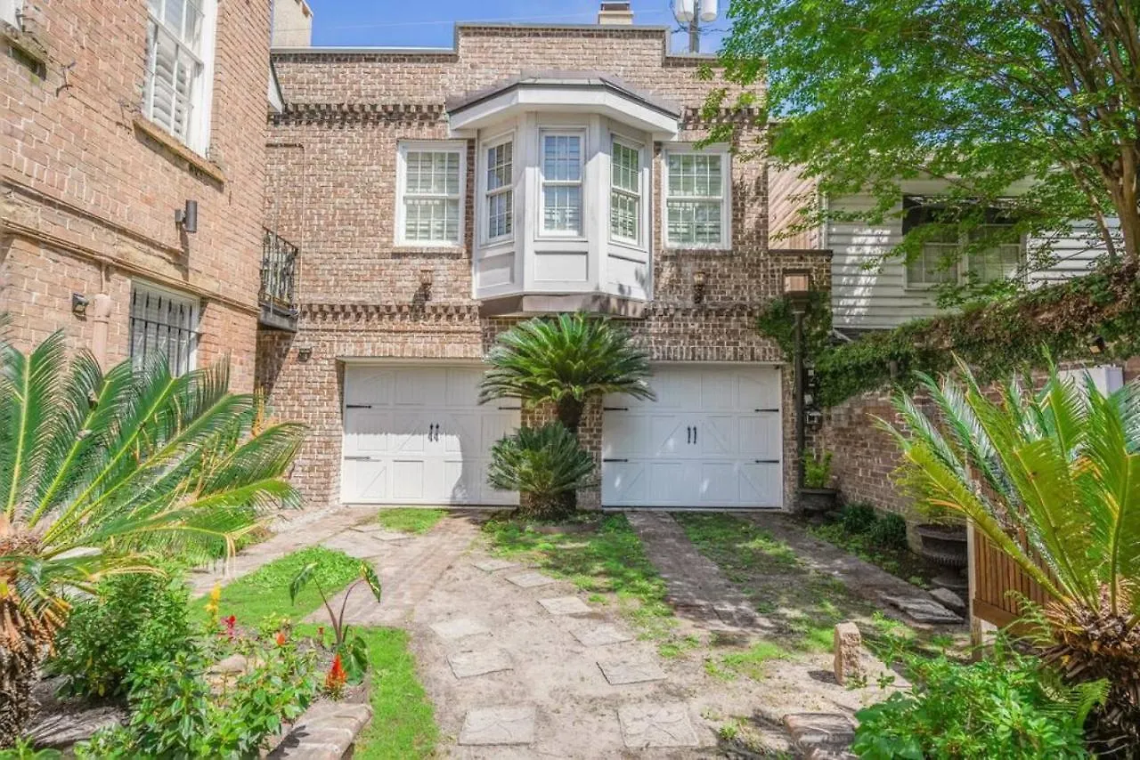 Carriage House A At Hamilton * Savannah