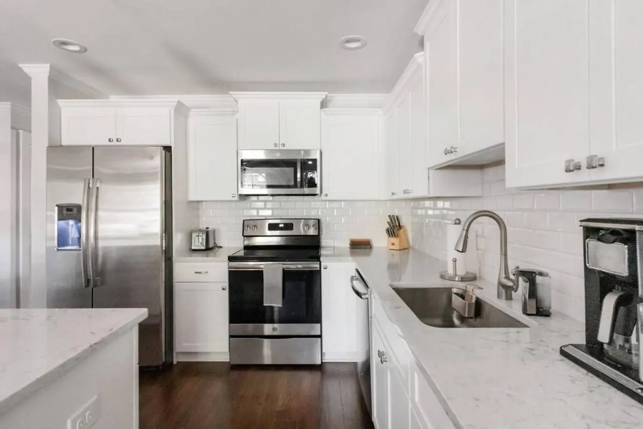 Downtown Liberty Garden Apartment