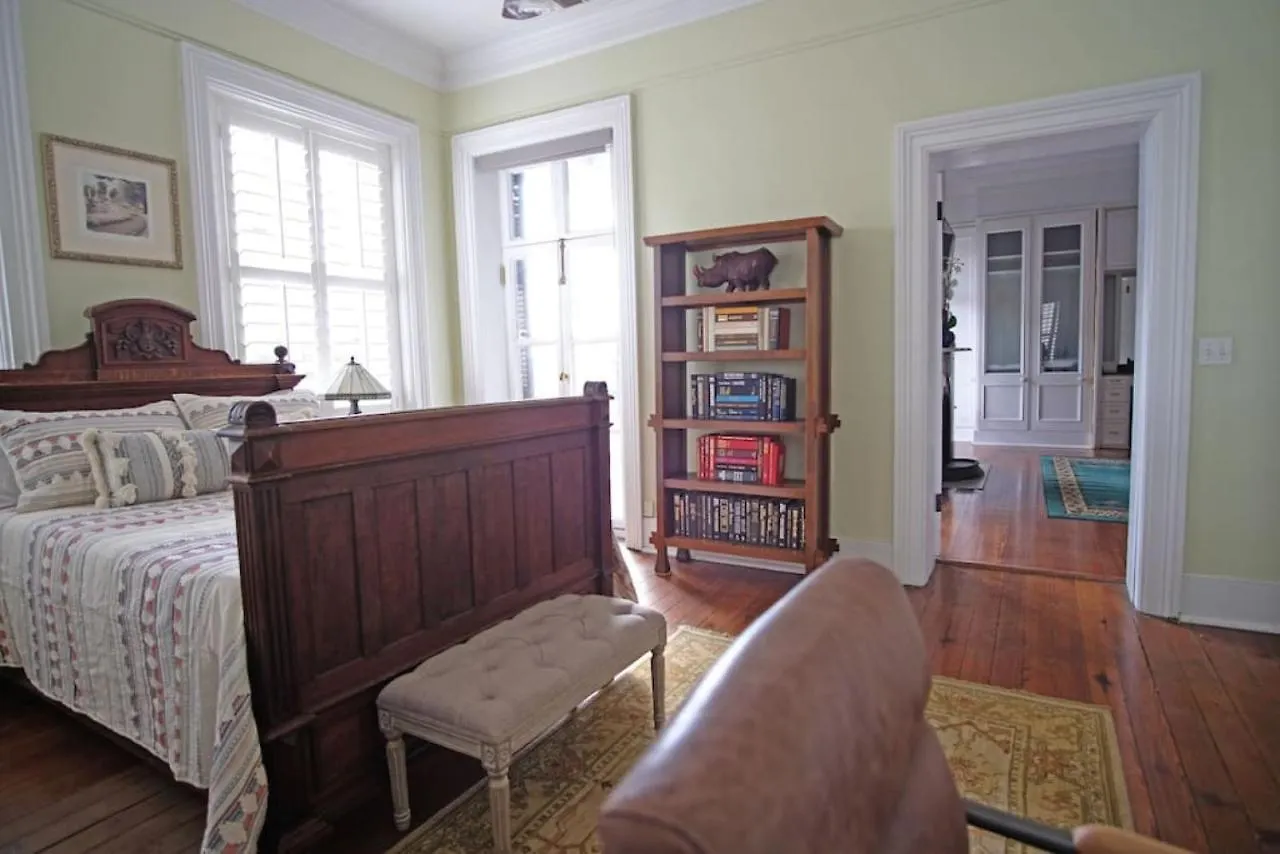 8br Historic Hamilton House