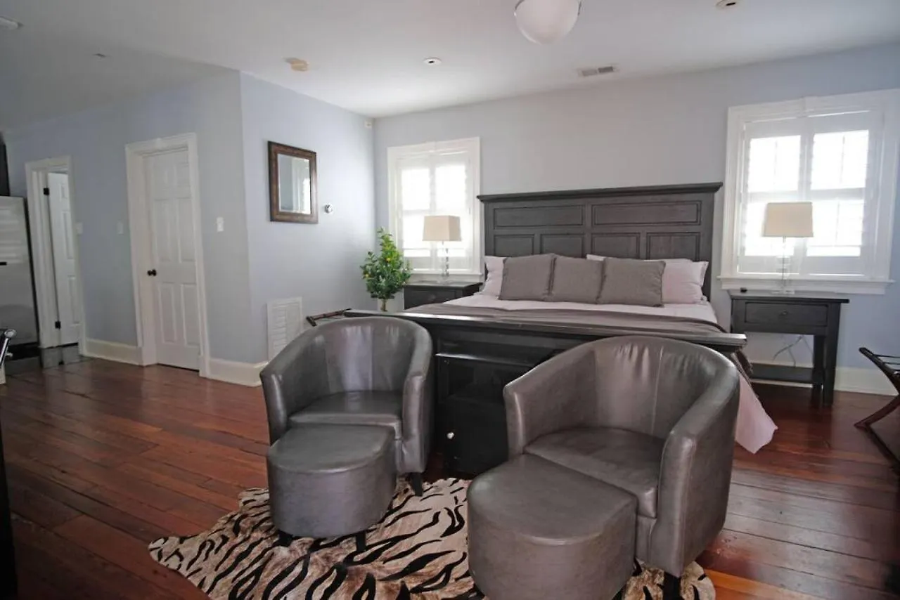 Carriage House A At Hamilton Holiday home *