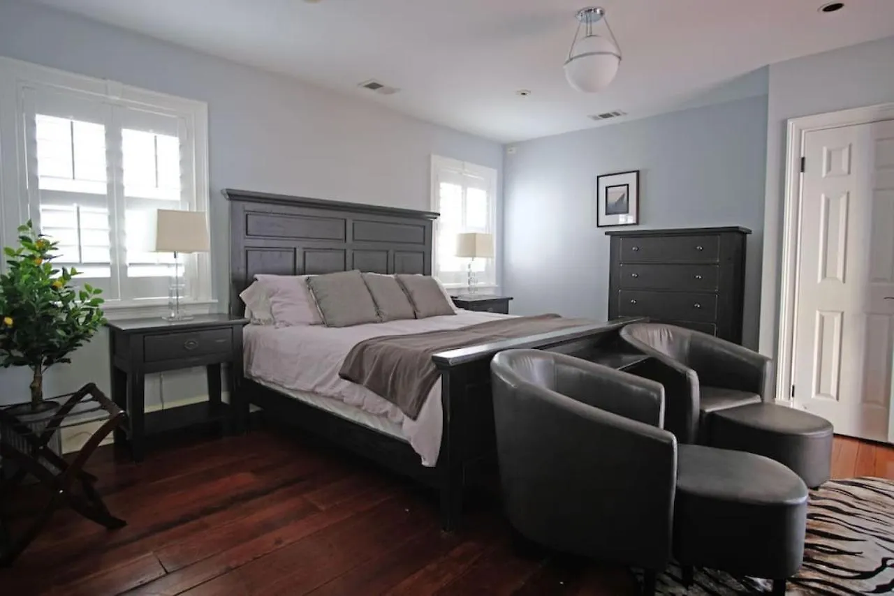 Carriage House A At Hamilton *