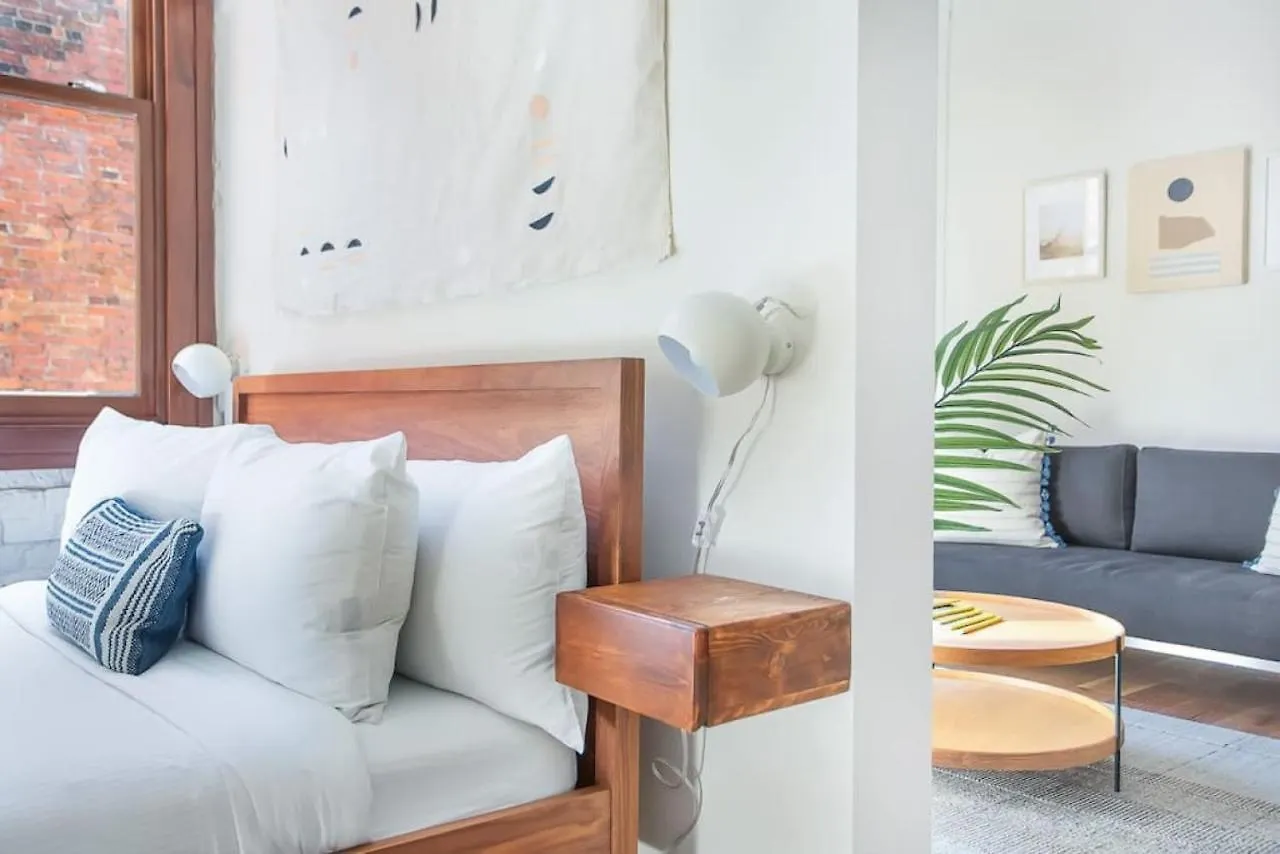 Apartment Downtown Loft Near Everything Savannah