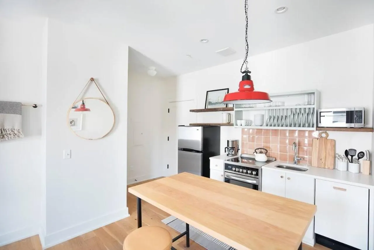 2br In Downtown *