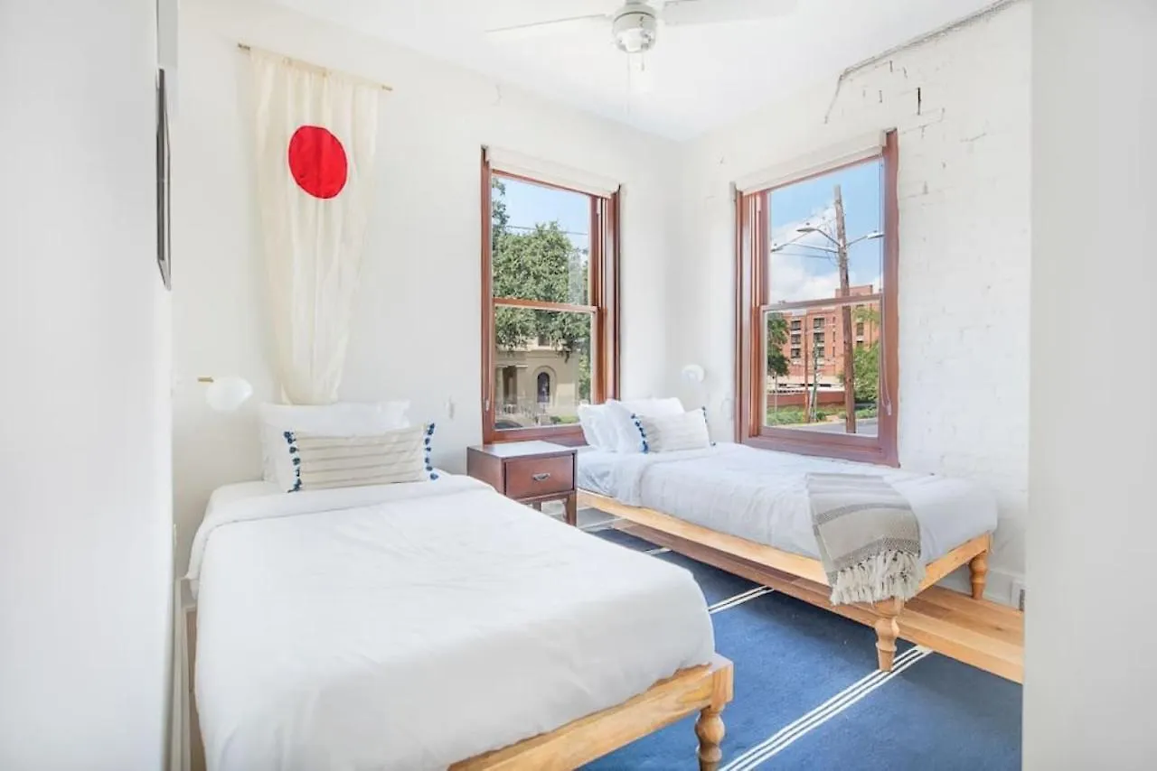 Holiday home 2br In Downtown Savannah