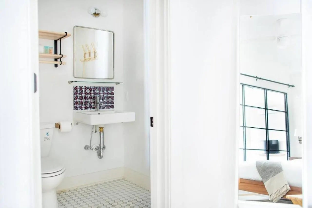 Roomy Hip 2br In *