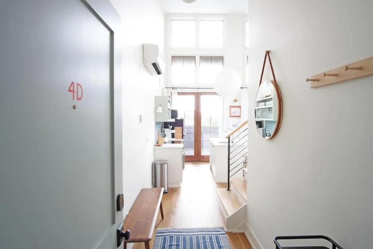 Top-floor 2 Bedroom In Downtown * Savannah
