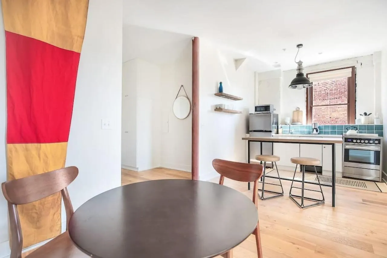Apartment Bright King Bedroom In Downtown