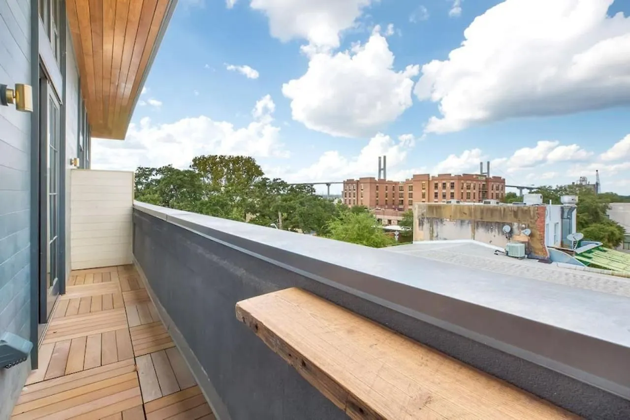 2br Loft With Terrace Apartment *