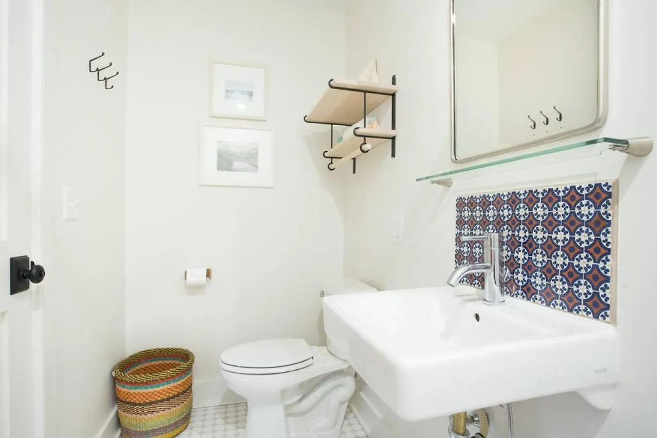 Downtown Loft Near Everything Apartment