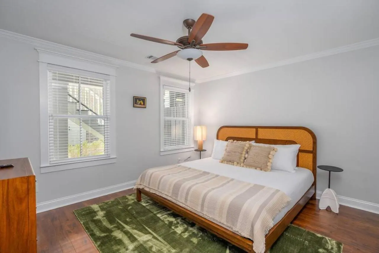 5 Bed Rose Estate With Parking *