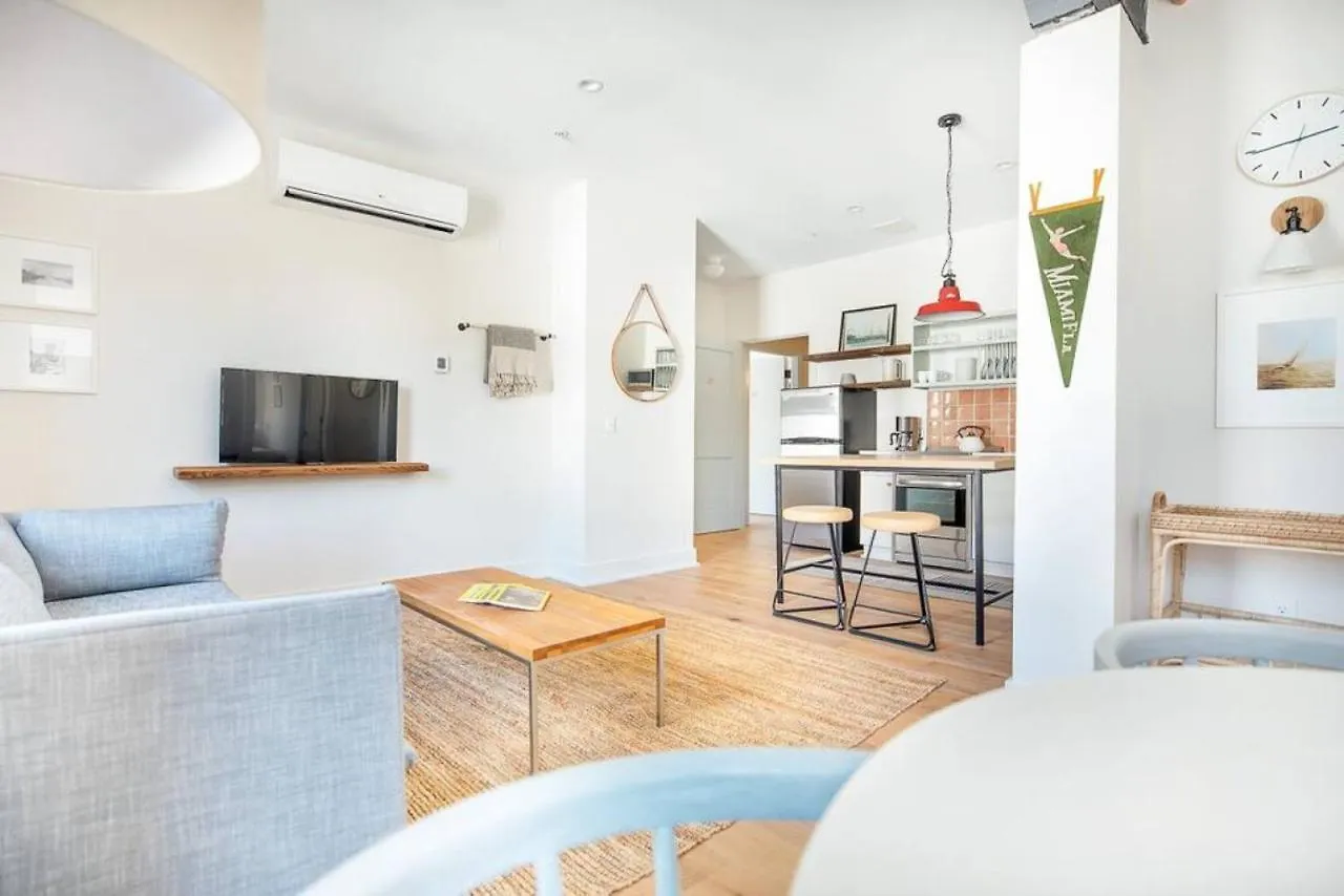 2br In Downtown *