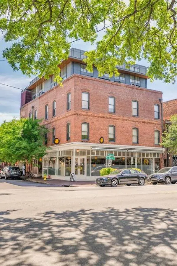 2br In Downtown * Savannah