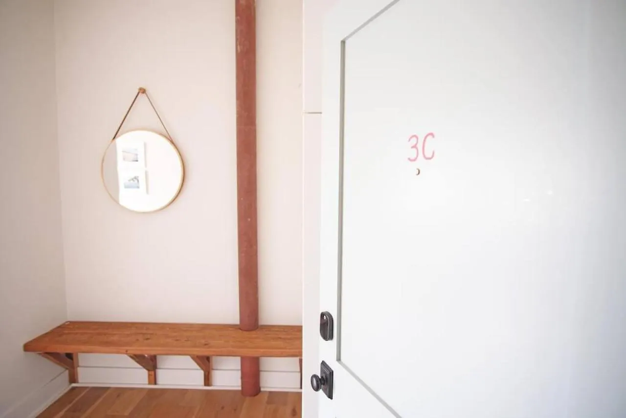 Roomy Hip 2br In * Savannah