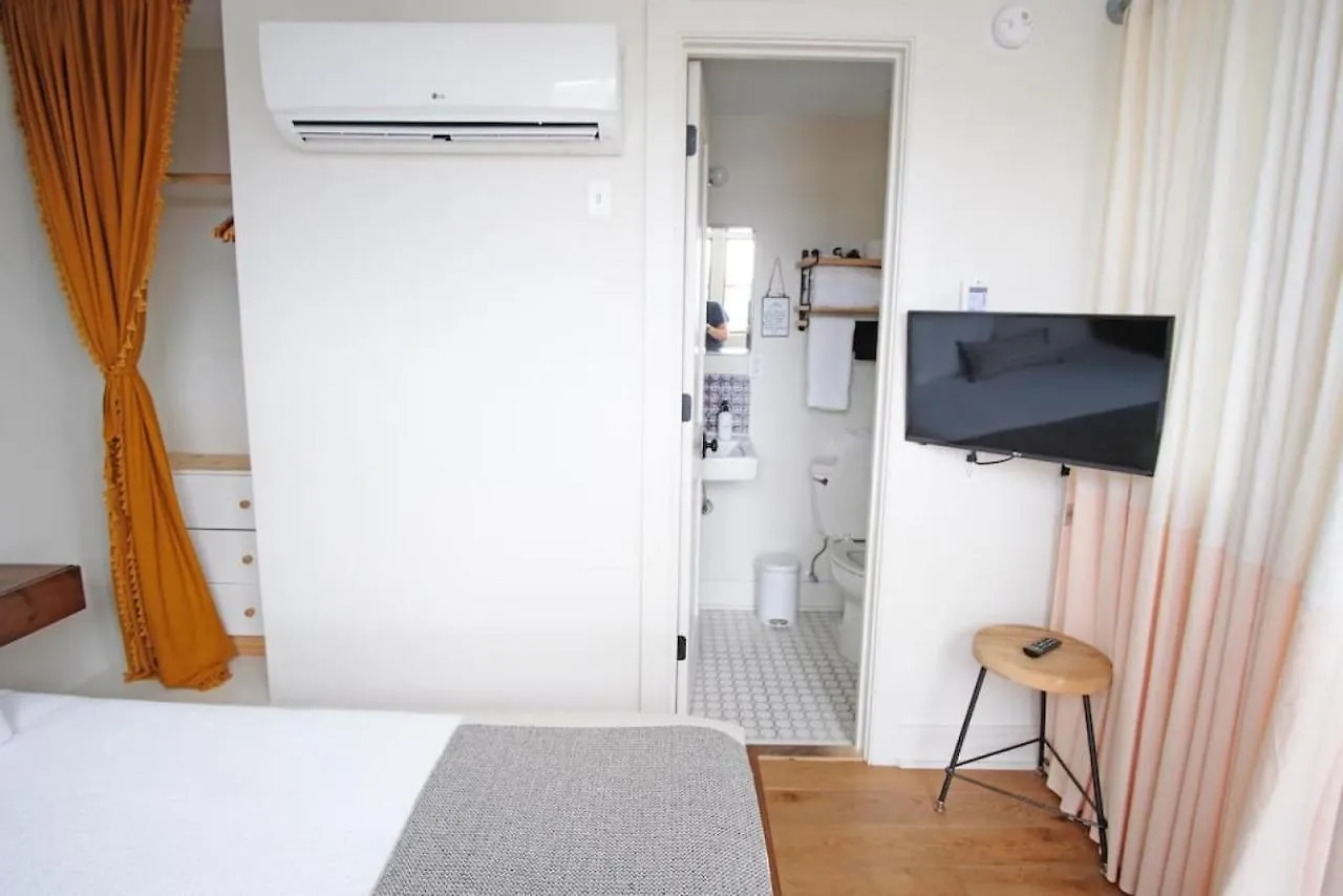 Top-floor 2 Bedroom In Downtown Apartment *