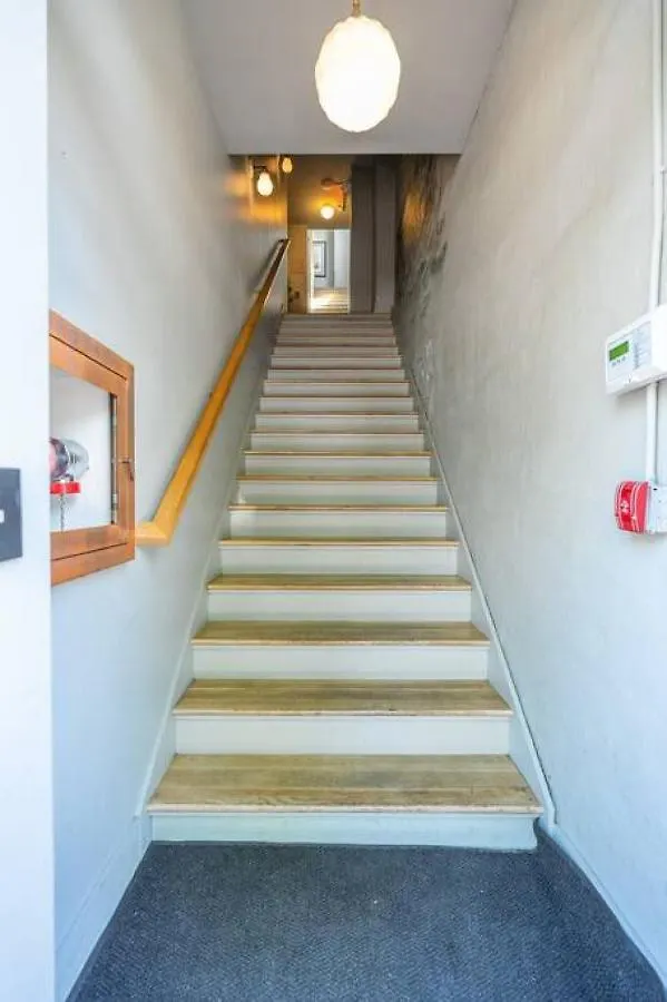 Hip In Downtown Apartment *