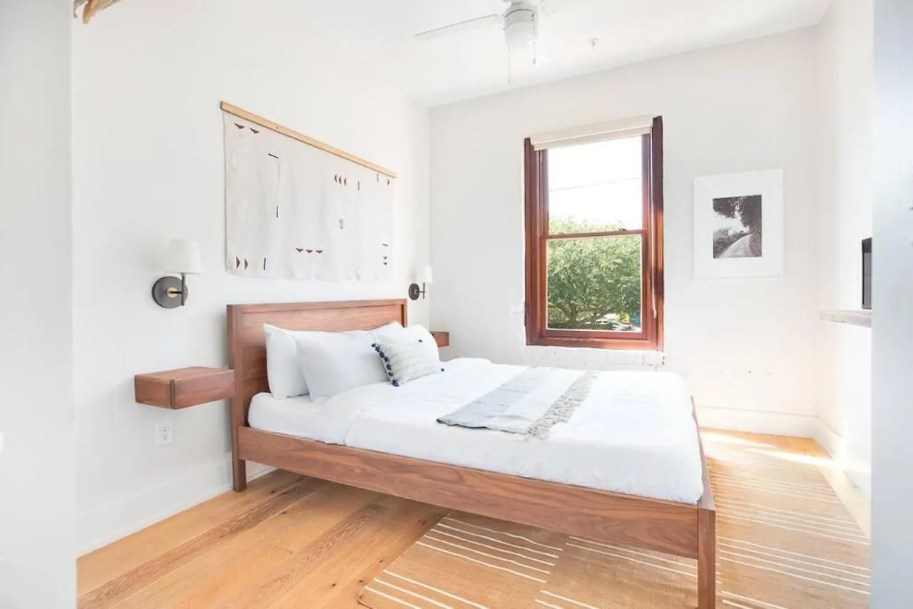 Holiday home 2br In Downtown Savannah