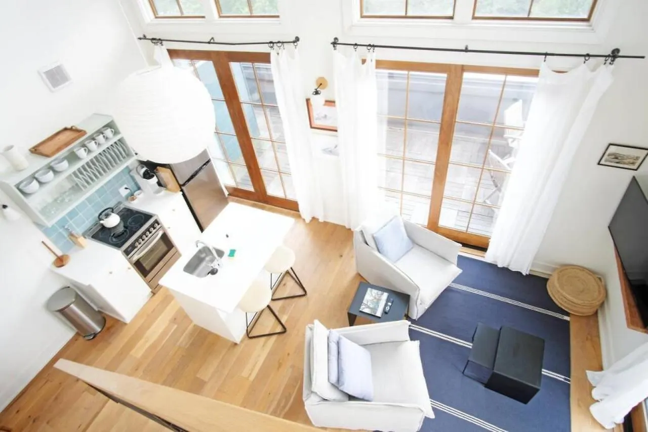 Top-floor 2 Bedroom In Downtown * Savannah