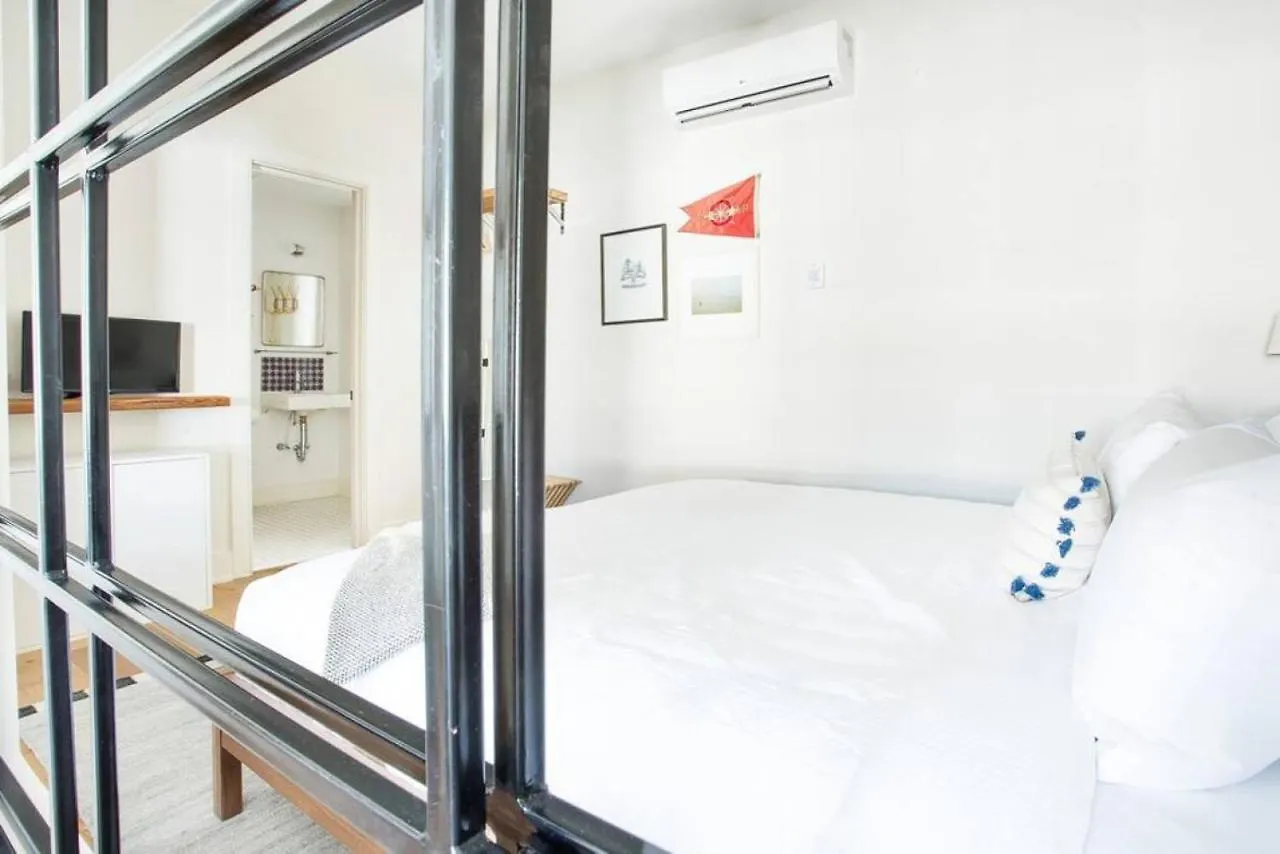 Roomy Hip 2br In Holiday home