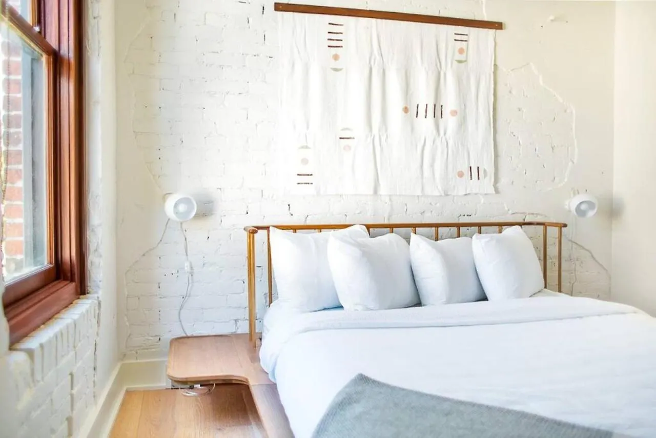 Roomy Hip 2br In