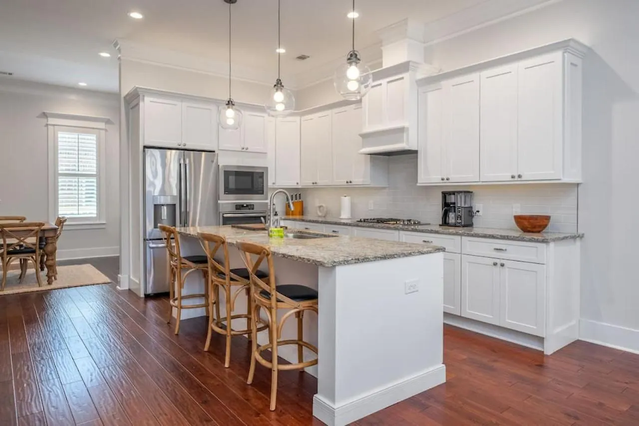5 Bed Rose Estate With Parking