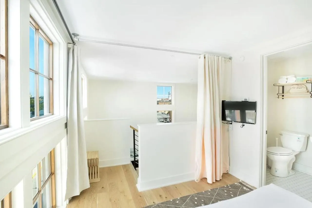 2br Loft With Terrace Savannah