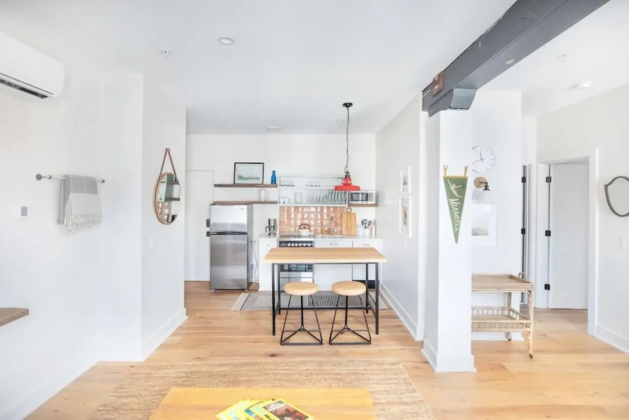 2br In Downtown *