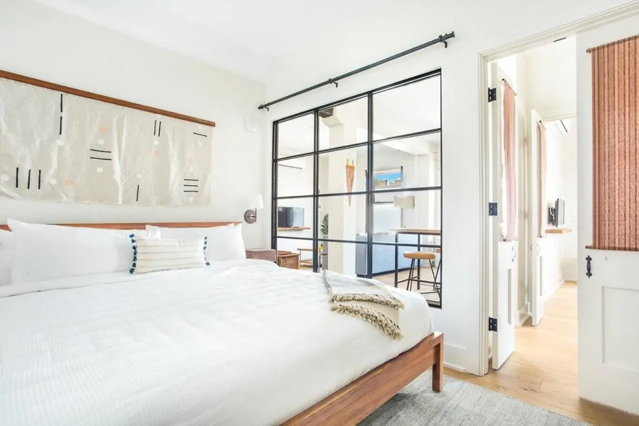 Roomy Hip 2br In *