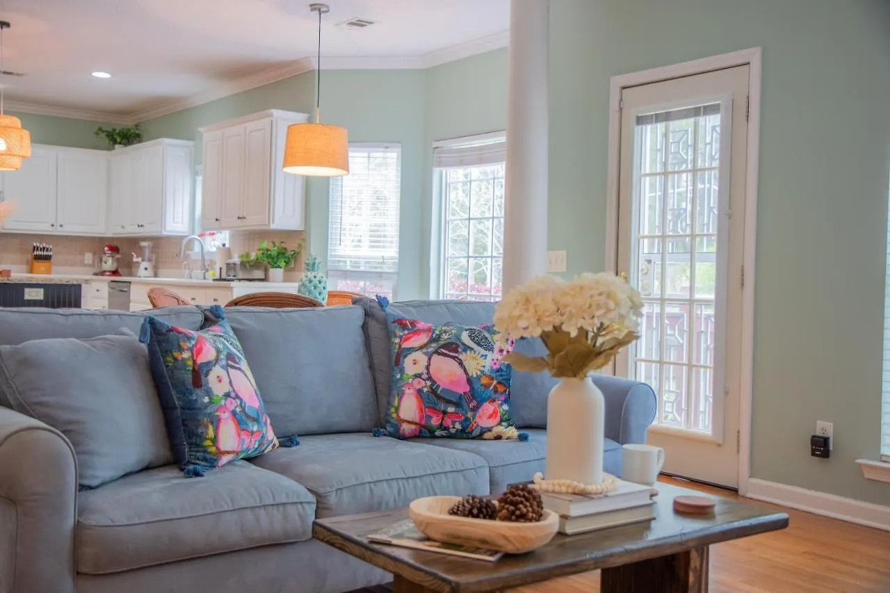 Nature House - Large, Stylish In * Savannah