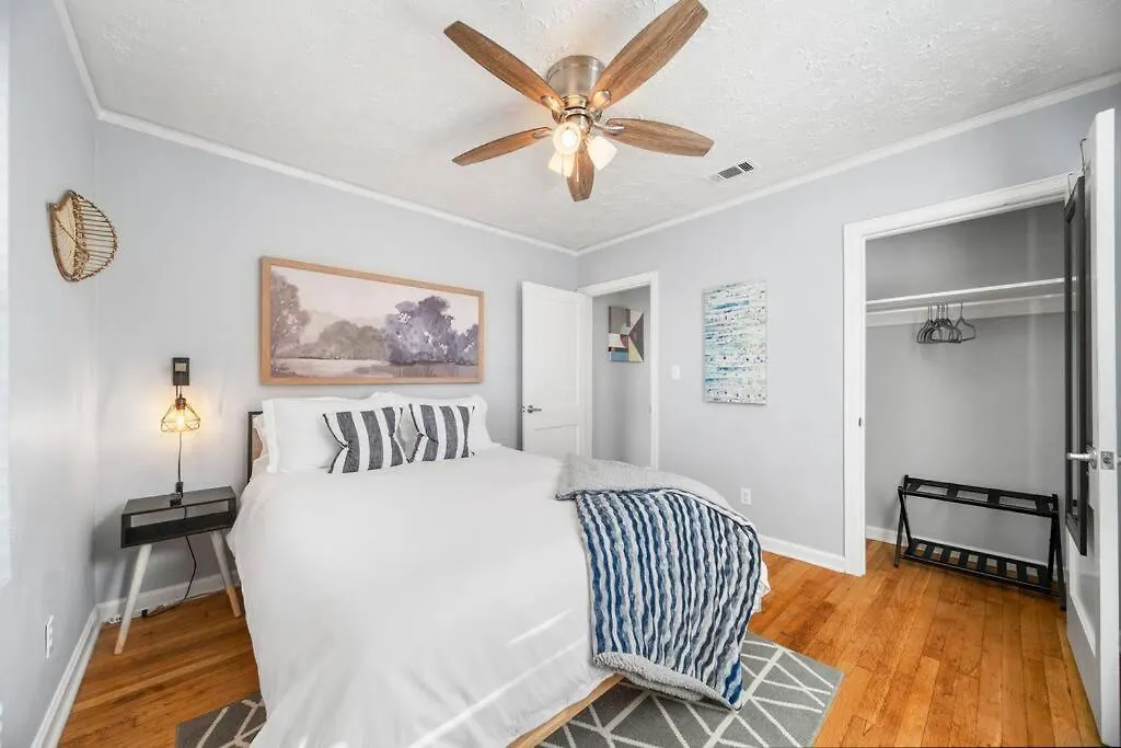 Stylish Urban Nest, Close To Parks And Restaurants *
