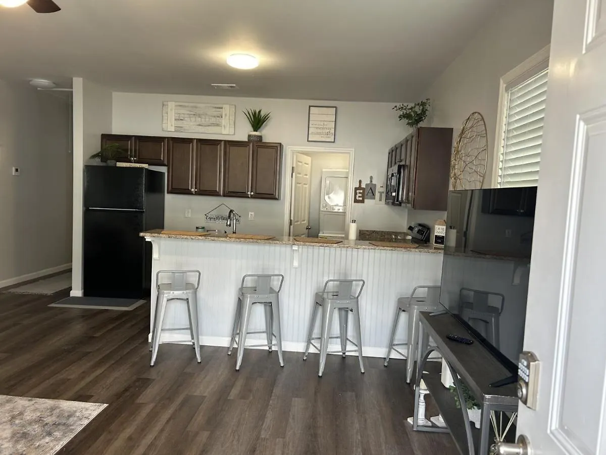 Favored Apartment Savannah