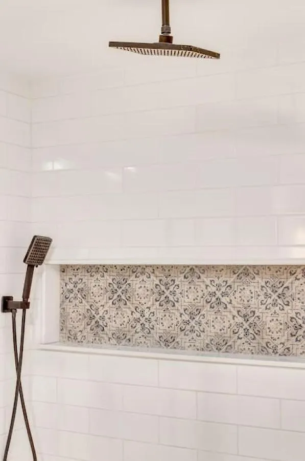 Luxury Retreat Heated Pool And Pet Friendly