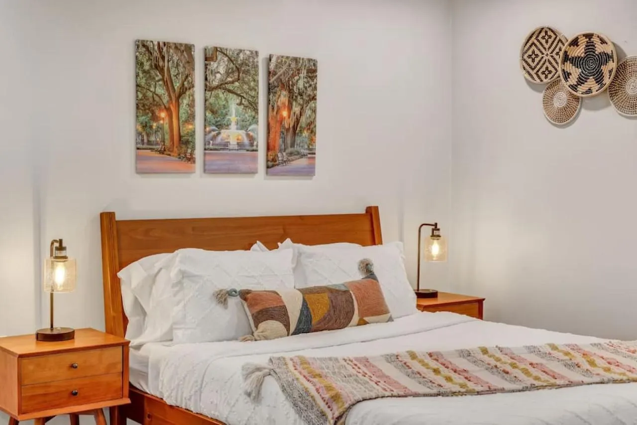 Luxury Retreat Heated Pool And Pet Friendly