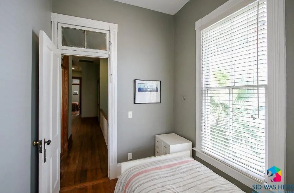 Holiday home Victorian Getaway Close To Forsyth Park Pets *