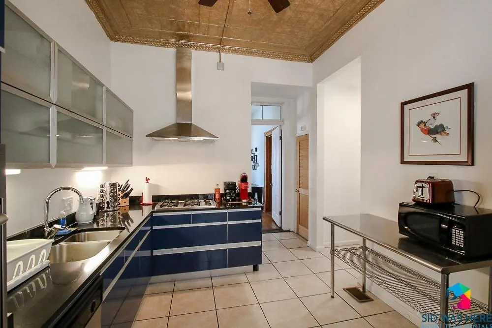 Victorian Getaway Close To Forsyth Park Pets *