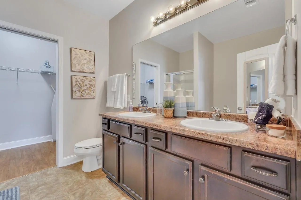 Luxury Group Retreat Family Oasis Holiday home Savannah