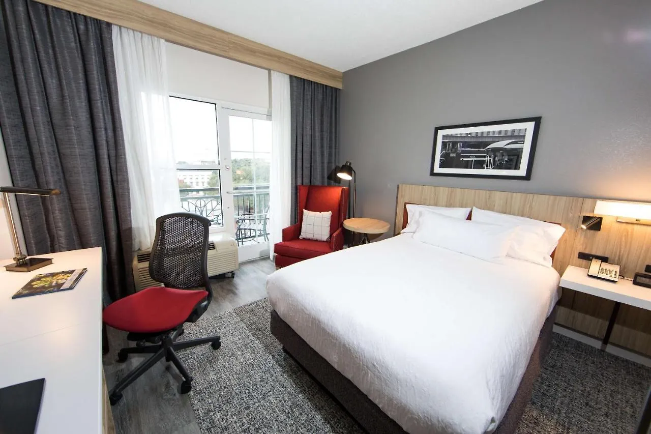 מלון Hilton Garden Historic District 3*