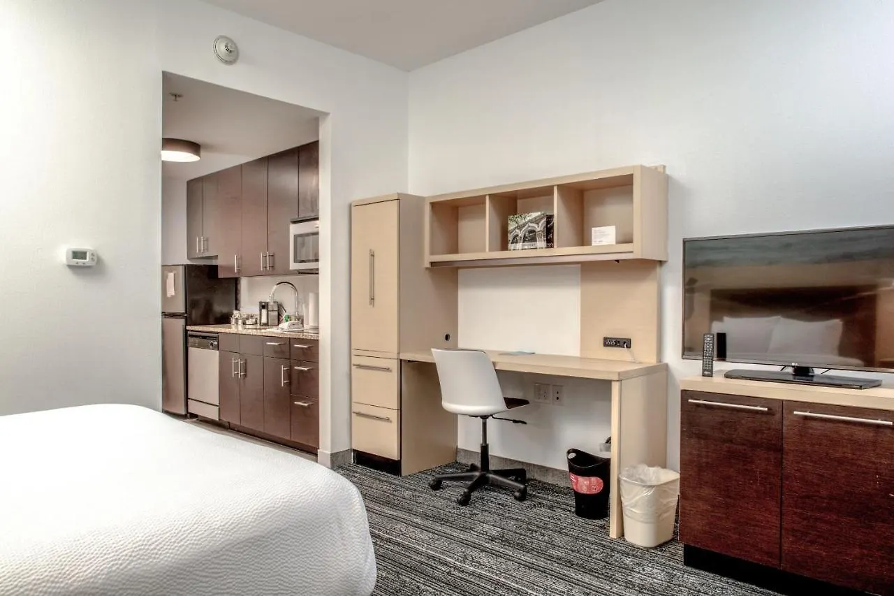 Hotel Towneplace By Marriott Airport