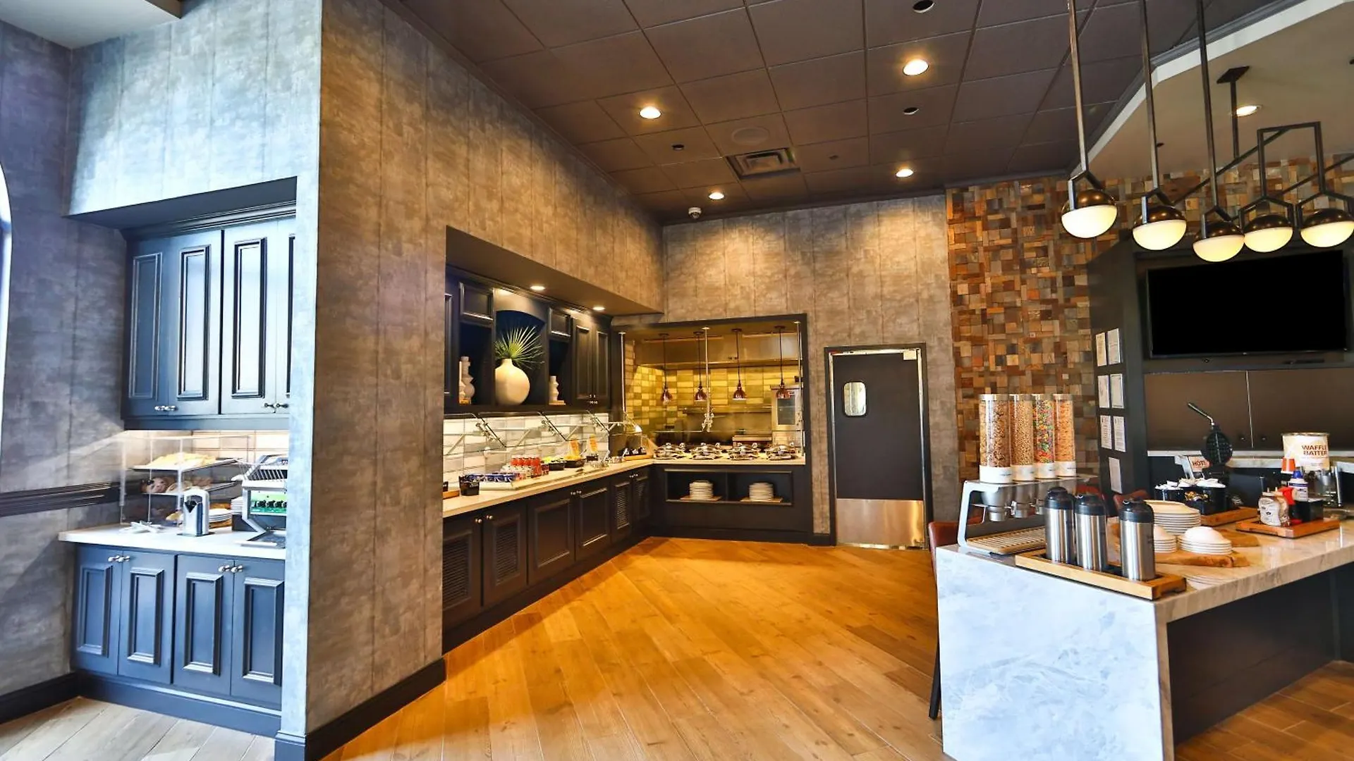 Hilton Garden Historic District מלון
