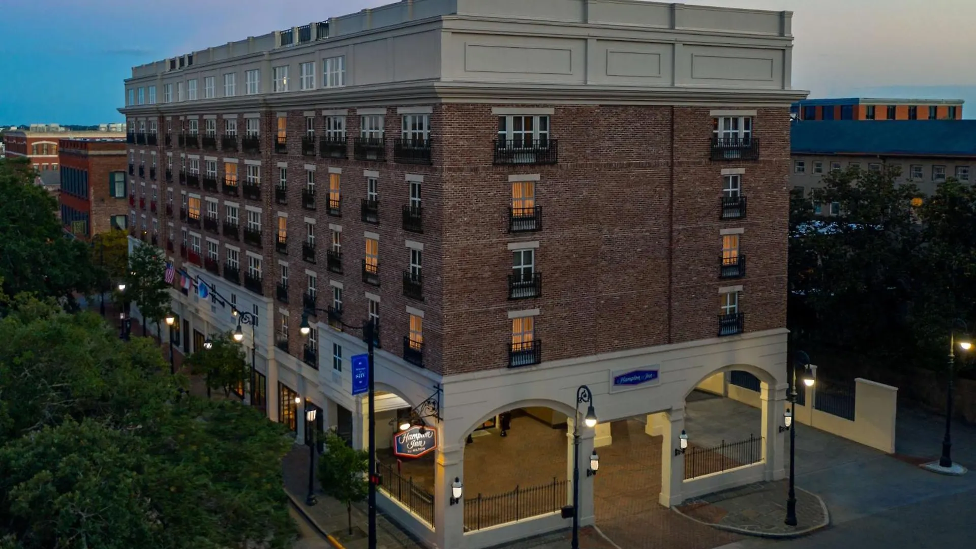 Hampton Historic District Hotel