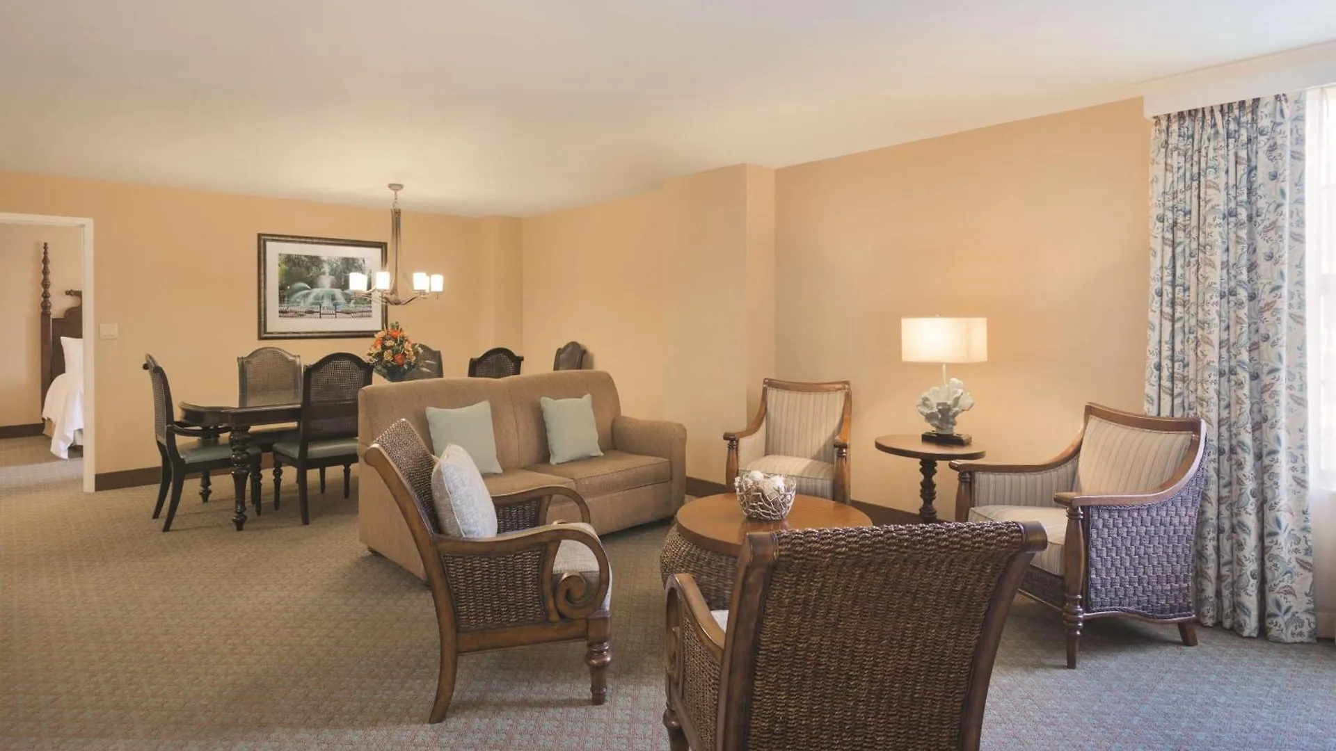 Hotel Embassy Historic District 4*